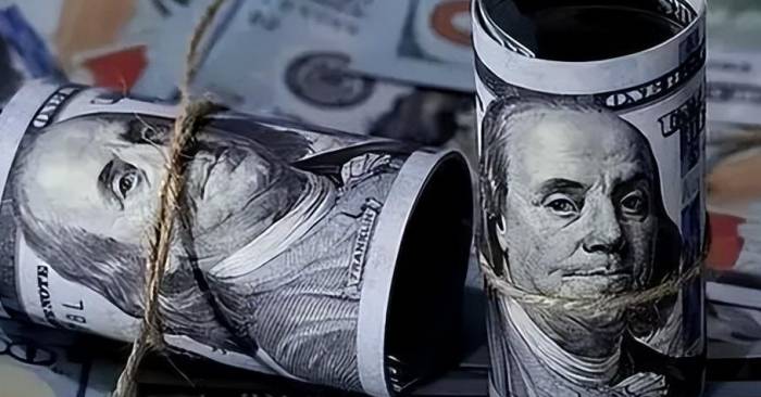 RMB Falls Below 7.29, $10T in US Debt Due Soon