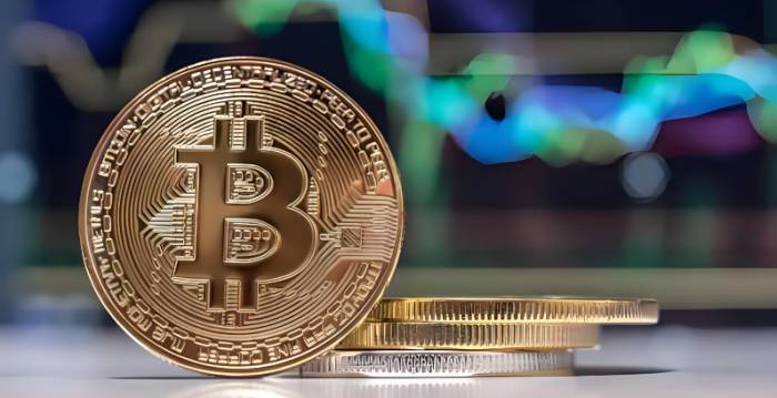Bitcoin Faces Pressure, Drops Below $59,000